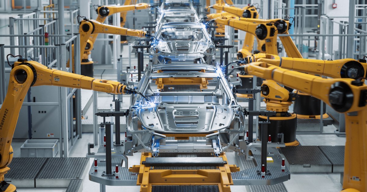 Grafică cu harta Europei și săgeți indicând restructurări în industrie, tehnologie și logistică