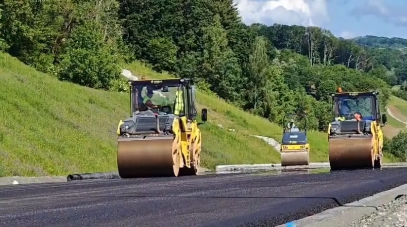 A1 Sibiu – Pitești: Secțiunea 4, cu primul tunel forat de autostradă din România, aproape de deschidere