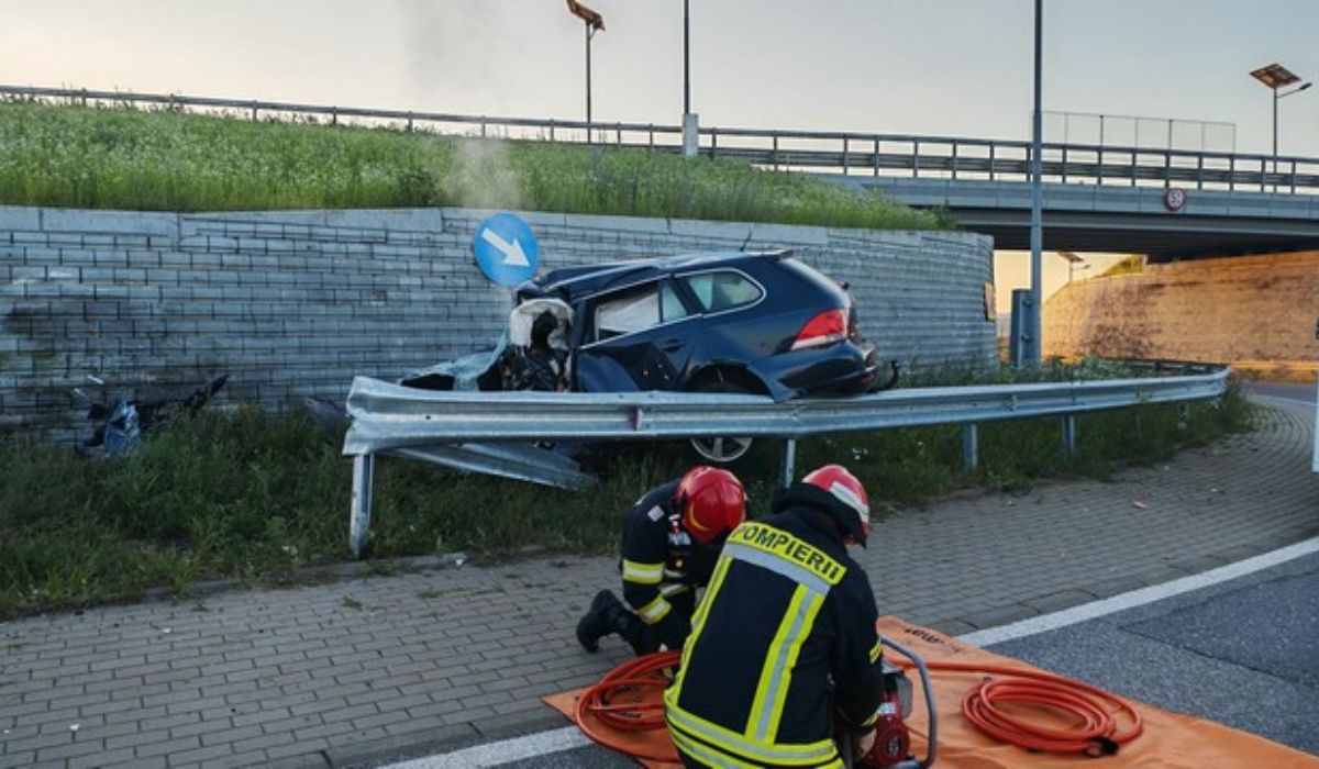 Accident mortal la "Zidul Morții" din Șcheia, Suceava. Un bărbat a murit după ce a intrat în pilonul de beton