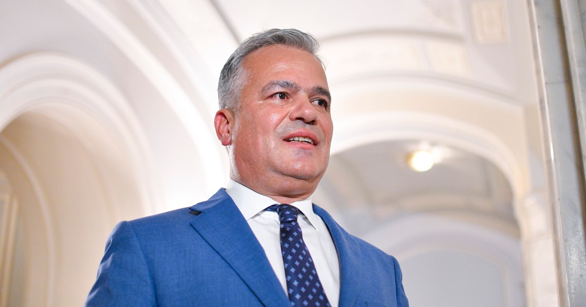 Adrian Veștea și Alexandru Nazare discutând