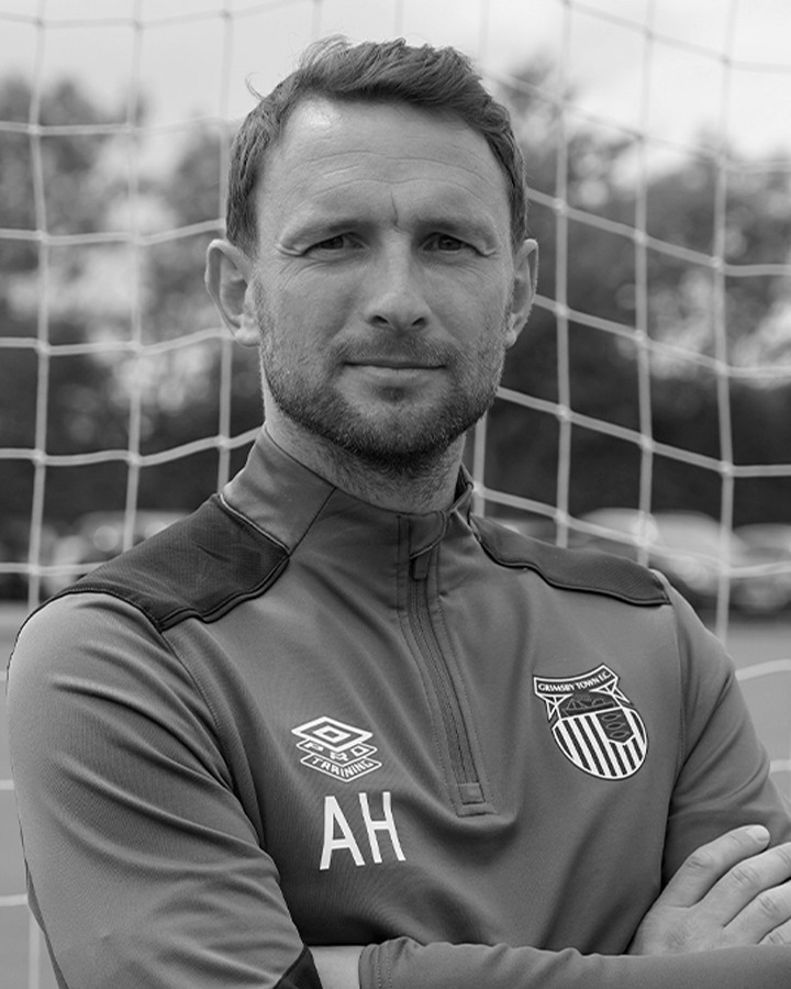 Mark Hughes, fost fotbalist, alături de fiul său Alex Hughes