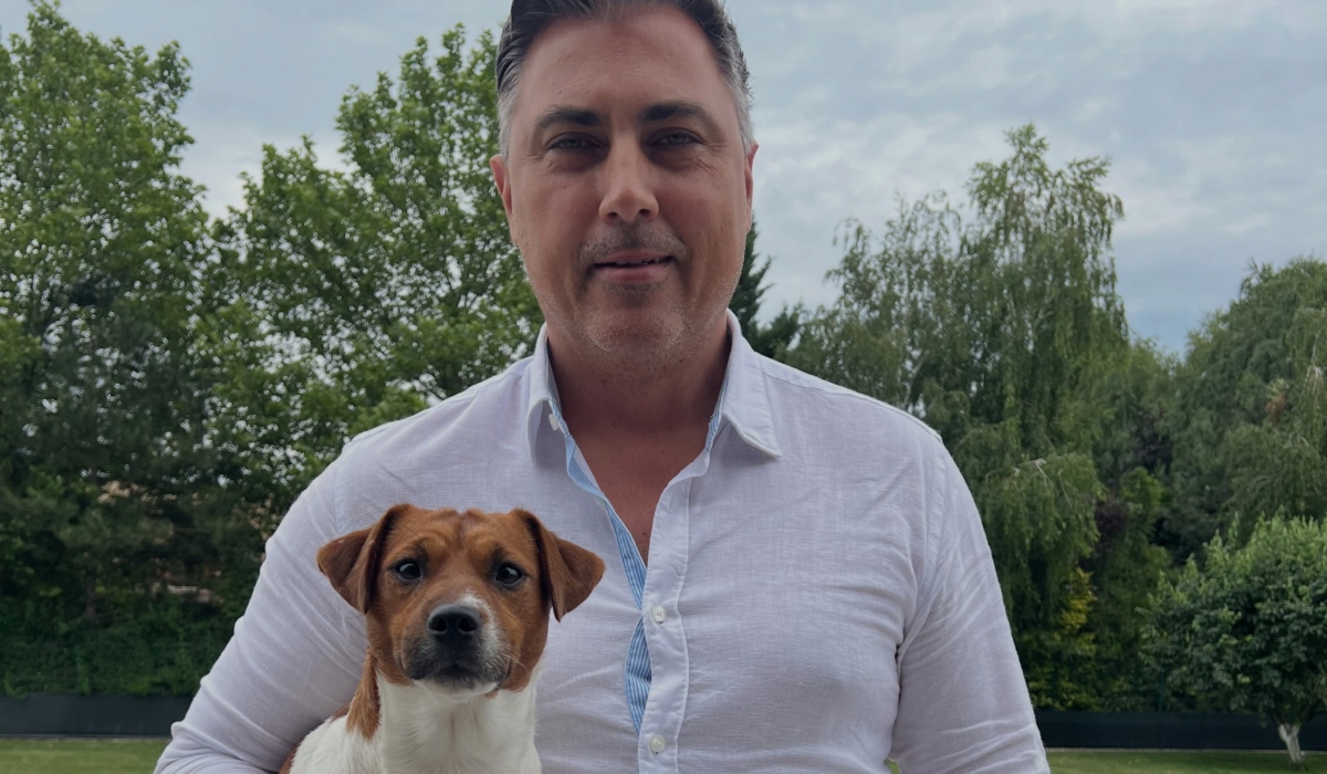 Alexandru Ciucu și-a găsit câinele pierdut în Pipera, salvat în ultima secundă din fața unei mașini