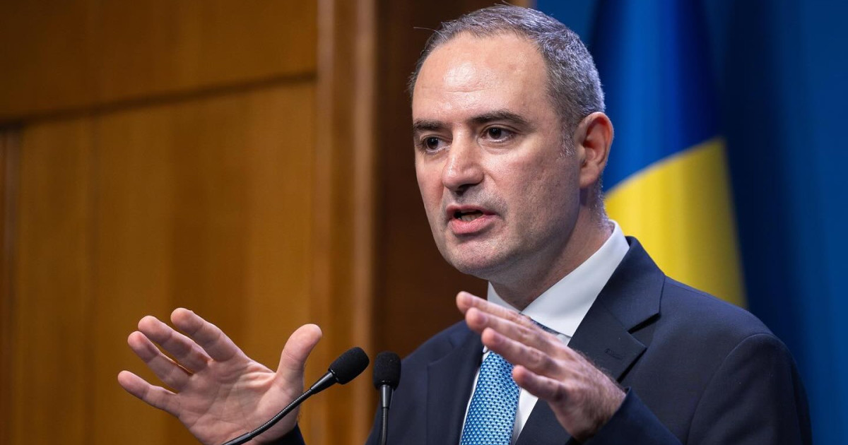 Alexandru Nazare, ministrul Finanțelor, în timpul unui interviu