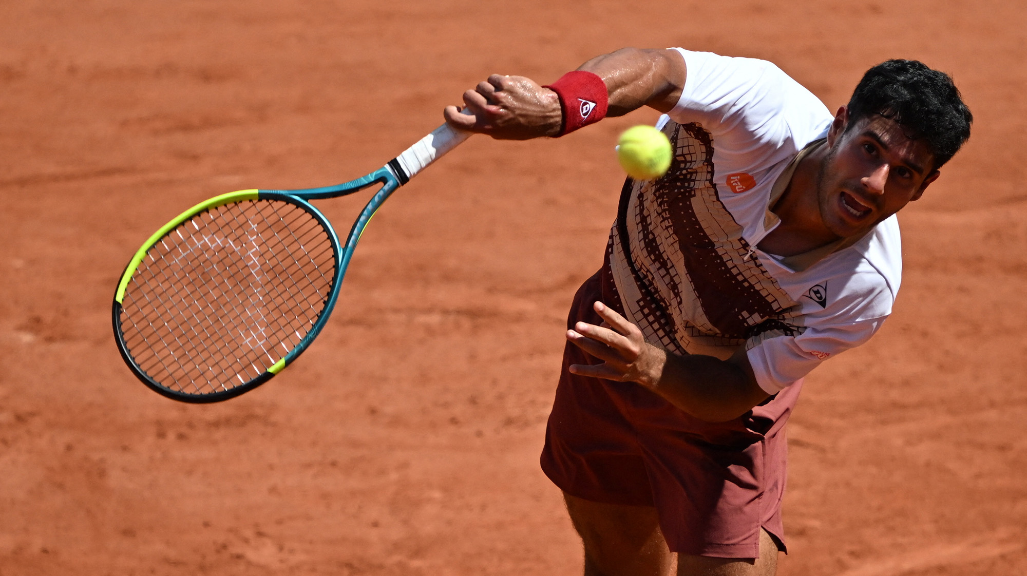 Daniel Vallejo în timpul unui meci la Roland Garros