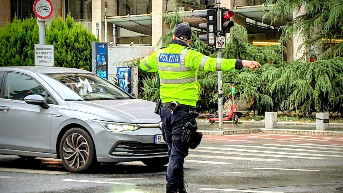 Polițist rutier cu radar