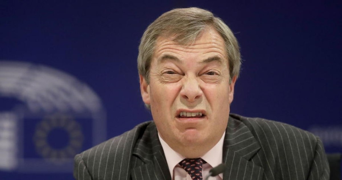 Nigel Farage vorbind la un miting politic