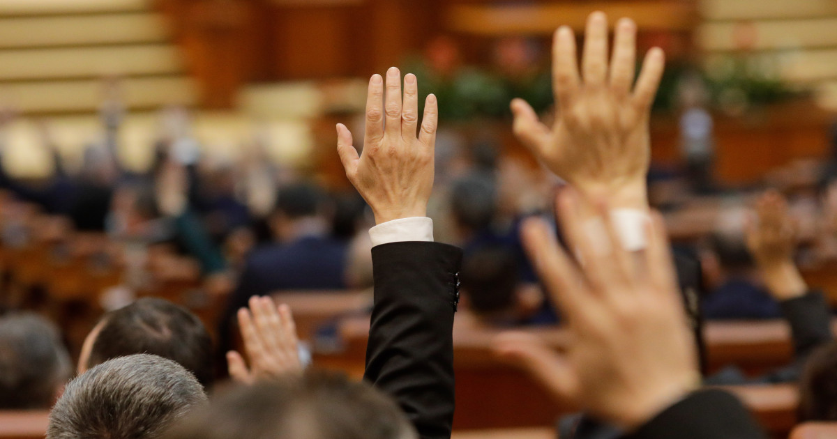 Analiză: PSD, PNL și USR au votat la fel 92% din proiecte în Camera Deputaților după demiterea Guvernului Bolojan