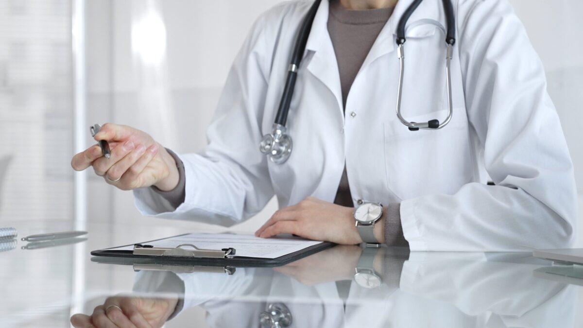 Analize gratuite pentru românii de peste 40 de ani, prin CNAS. Ce investigații sunt incluse