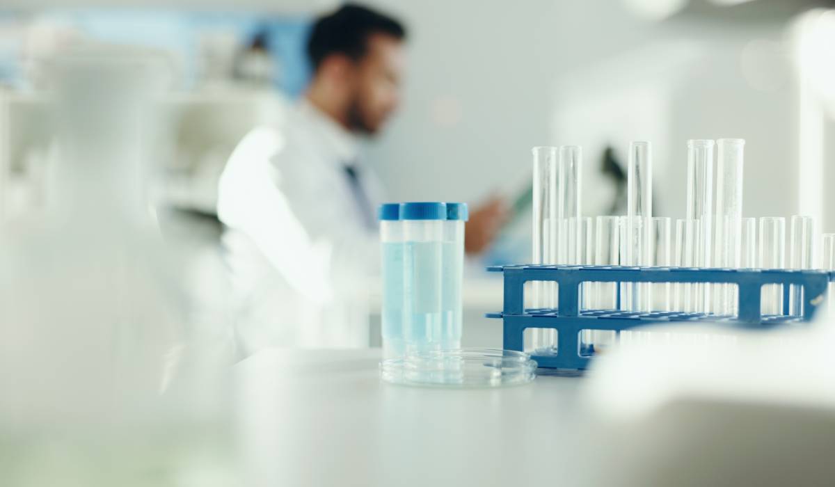 Analize medicale esențiale după 35 de ani