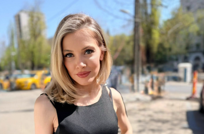 Andreea Ibacka, imagine surprinzătoare pe un șantier, la o lună după divorțul de Cabral
