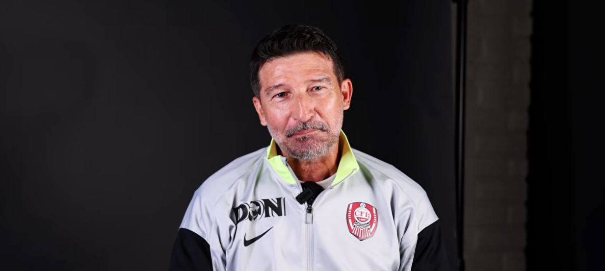 Antonio Folha, antrenorul CFR Cluj, în timpul unui interviu
