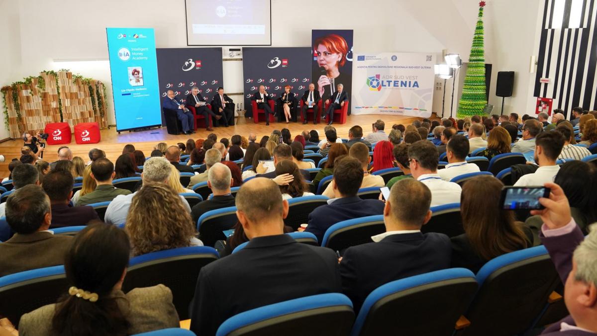 Conferință Intelligent Money Academy la Craiova cu antreprenori și speakeri