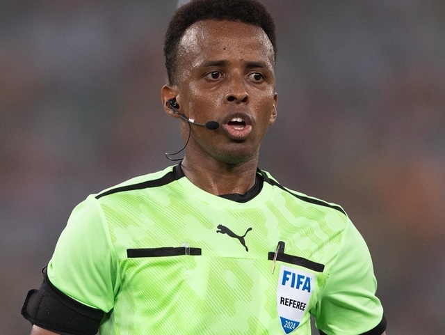 Arbitrul somalez Omar Artan