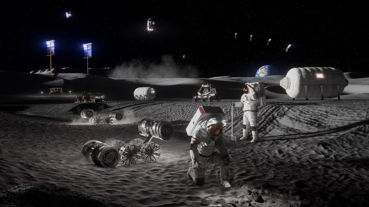 Costum spațial Prada pentru NASA, expus la evenimentul din Manhattan