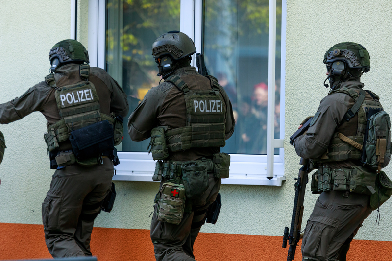 Poliție la locul atacului armat din Stade, Germania