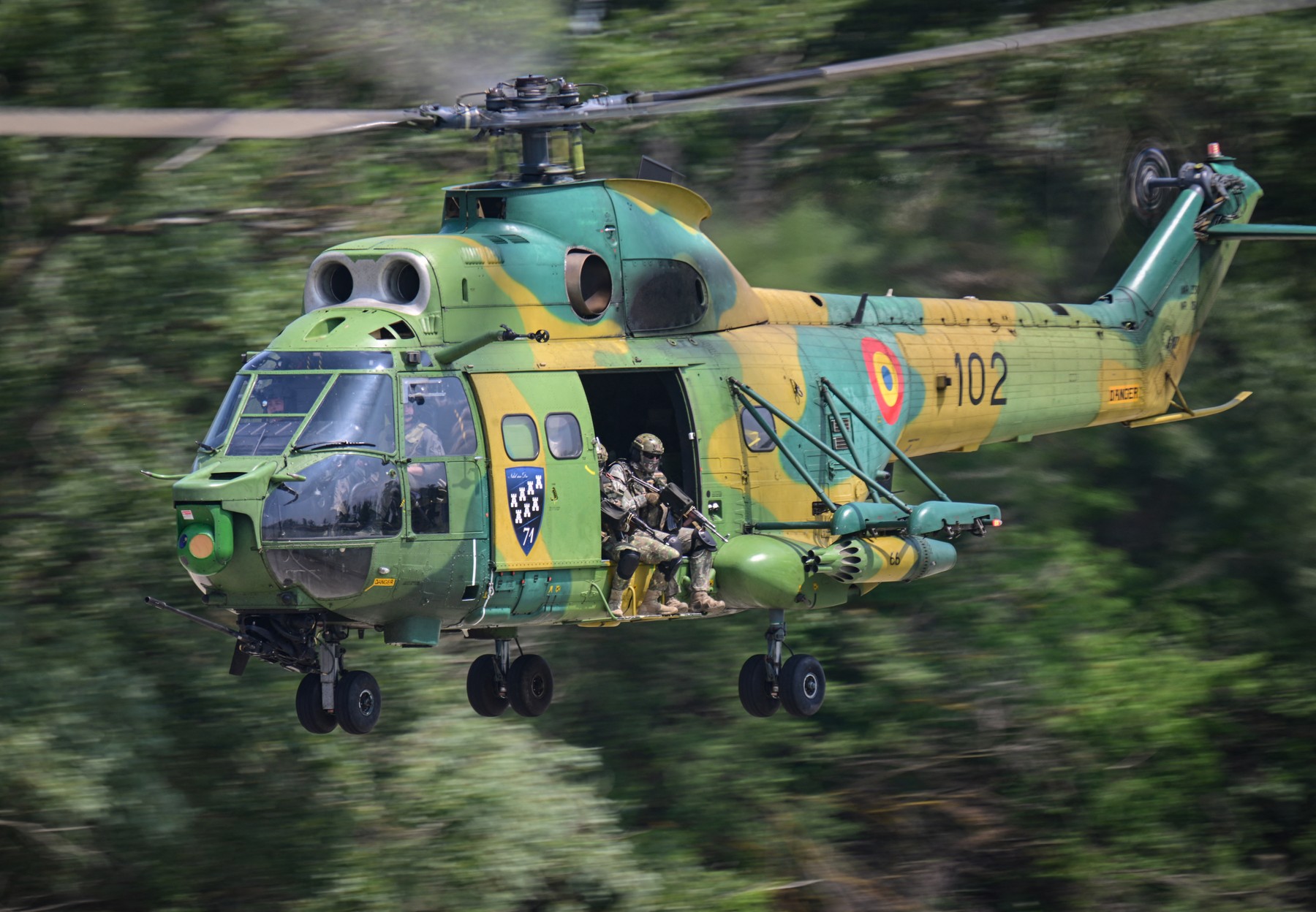 Elicopter IAR 330 Puma al Forțelor Aeriene Române