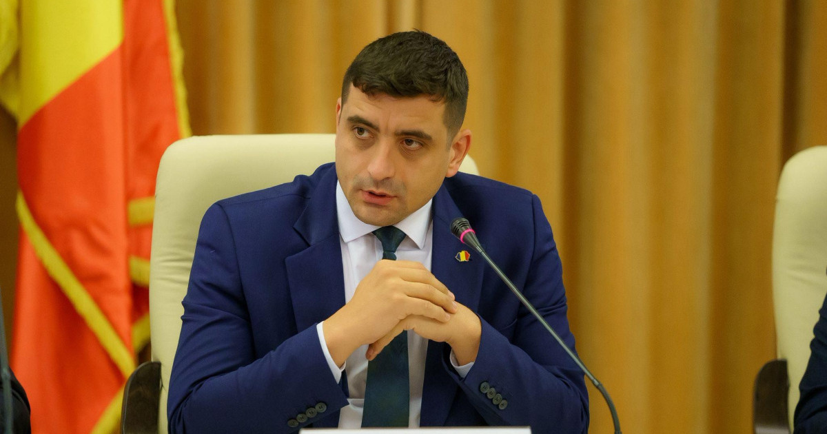George Simion, liderul AUR, la o conferință de presă