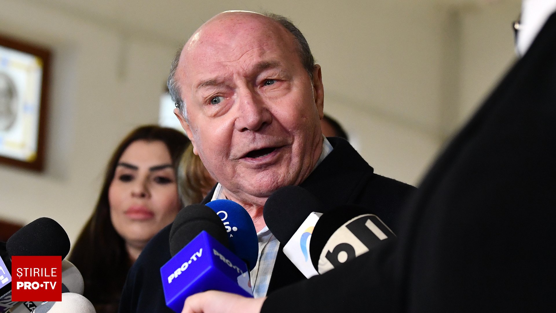 Traian Băsescu la o conferință de presă
