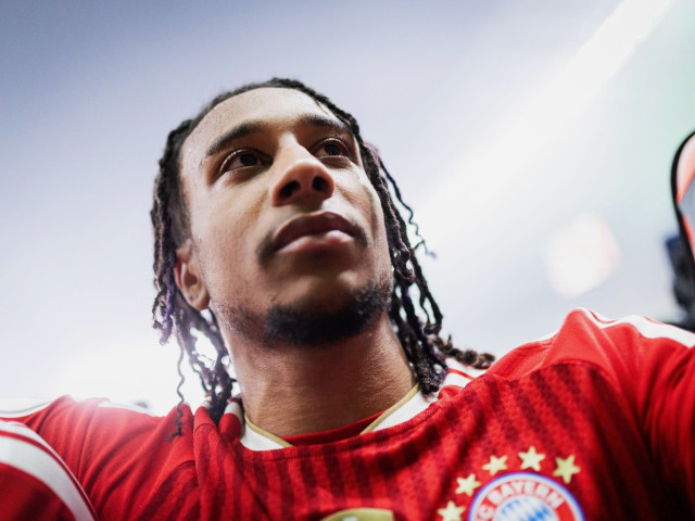 Michael Olise în timpul unui meci pentru Bayern Munchen