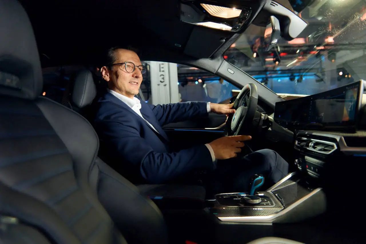 BMW AG își revizuiește previziunile financiare din cauza pieței chineze și conflictului din Iran