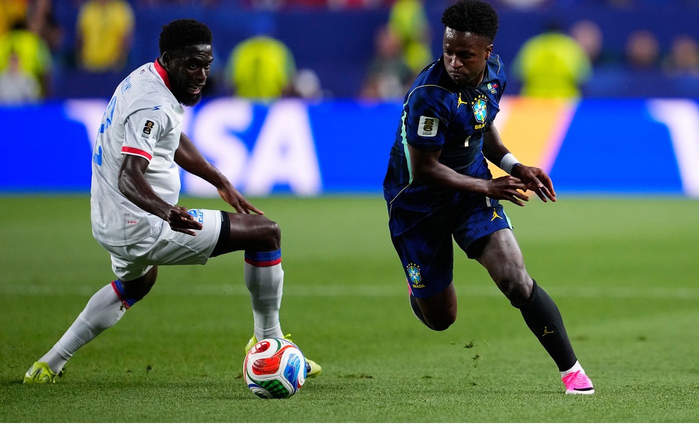 Jucători ai Braziliei sărbătoresc un gol împotriva Haiti la CM 2026