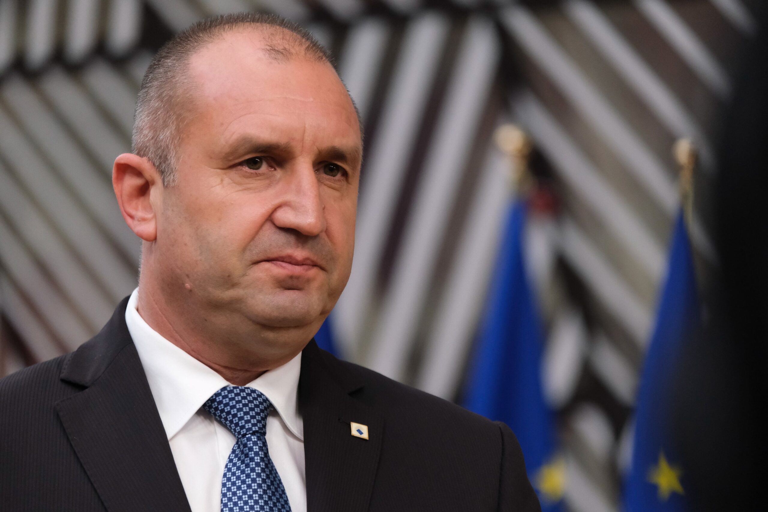 Premierul Bulgariei, Rumen Radev, la o conferință de presă