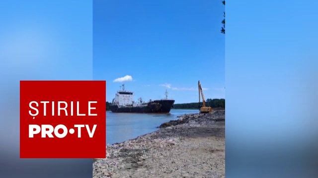 Navă eșuată pe Canalul Sulina