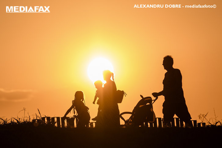 Caniculă sâmbătă în toată țara: 16 județe sub Cod portocaliu, restul Cod galben