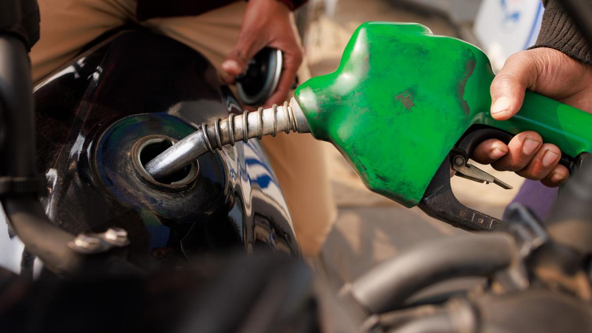 Stație de carburanți în România