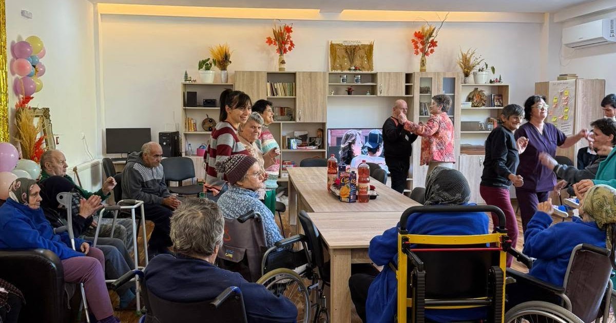 Persoane cu dizabilități într-un centru de îngrijire