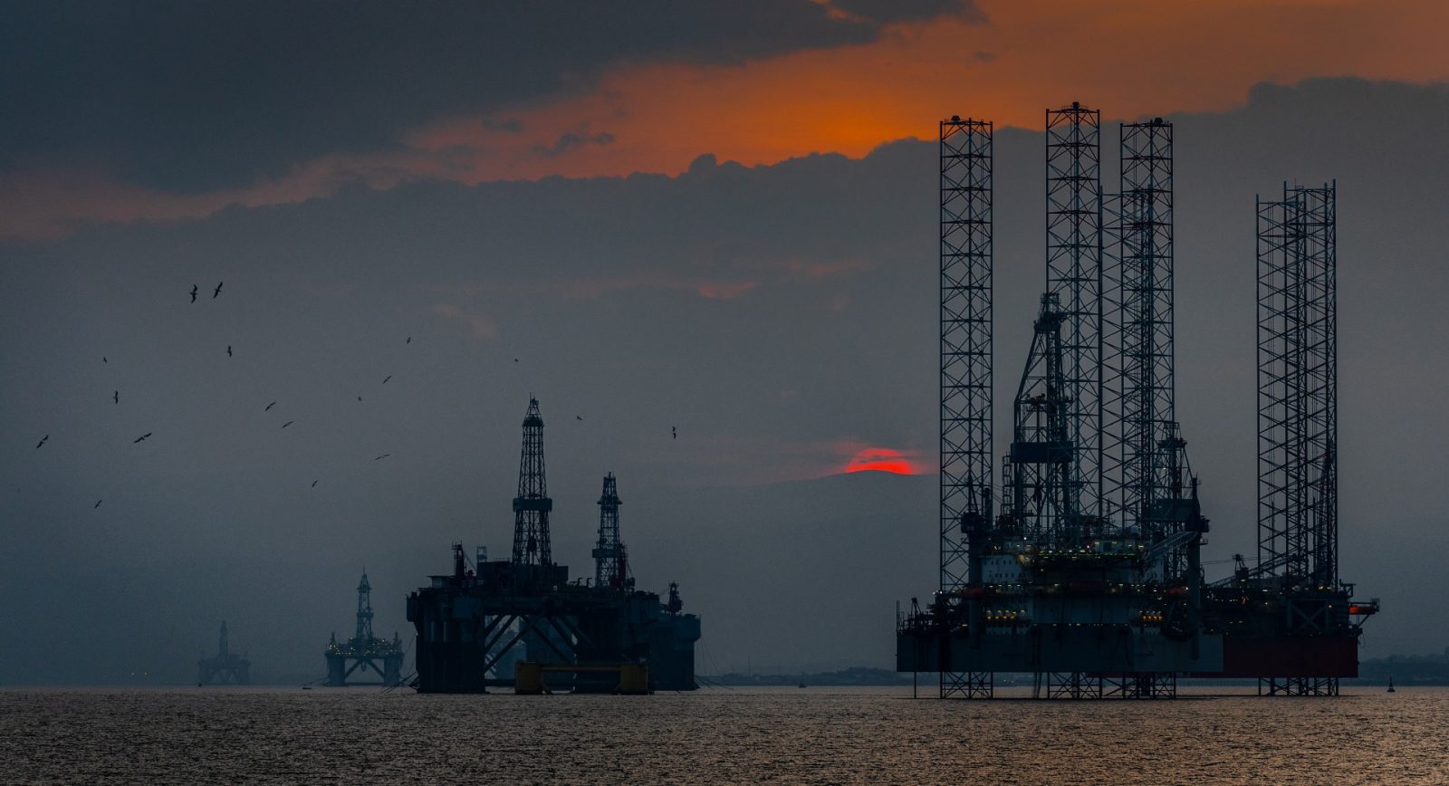 Harta cu Strâmtoarea Ormuz și fluxurile de petrol