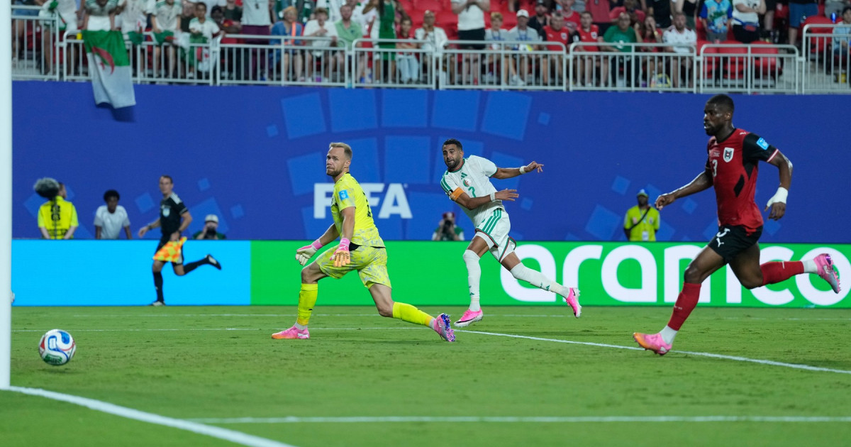 Jucători ai Algeriei și Austriei pe teren la meciul din grupa J de la Cupa Mondială 2026