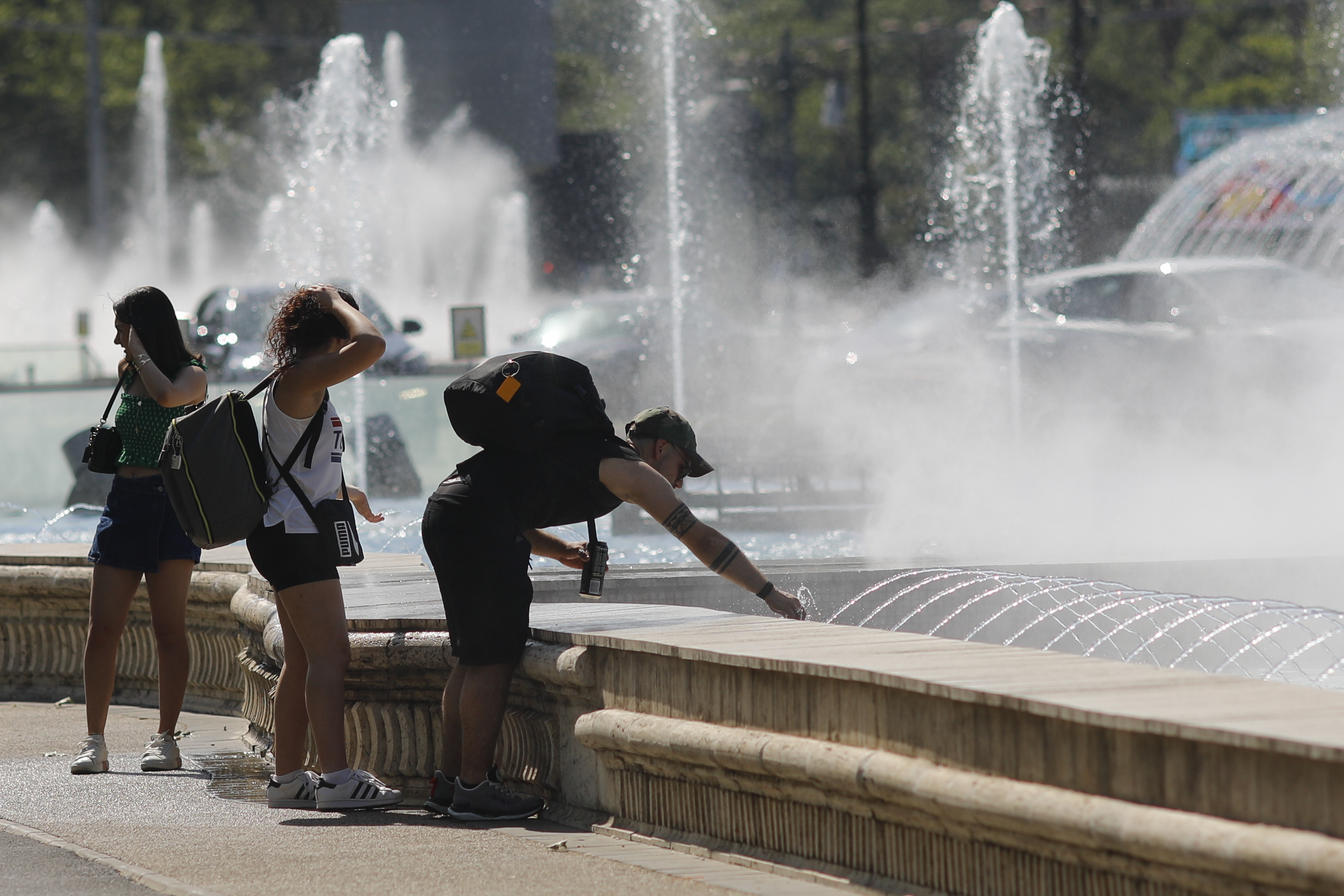 Cod roșu de caniculă în România: temperaturi de 39-41°C în weekend. ANM a emis avertizări