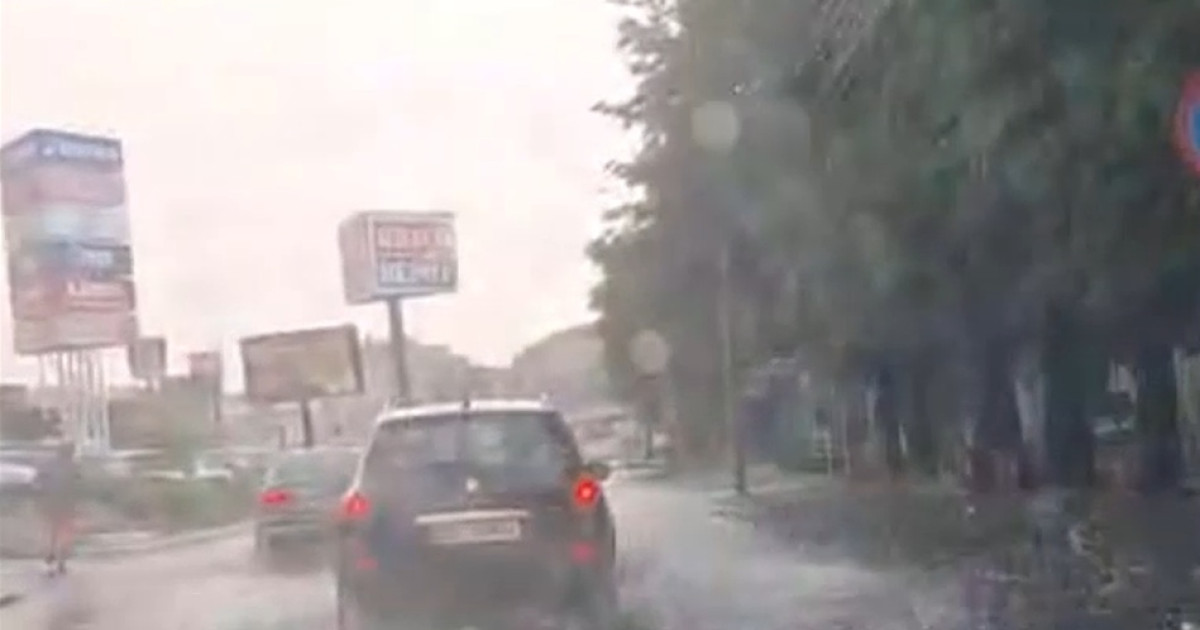 Cod roșu de furtună în Târgoviște: străzi inundate, vijelii și grindină. Avertisment pentru zilele următoare