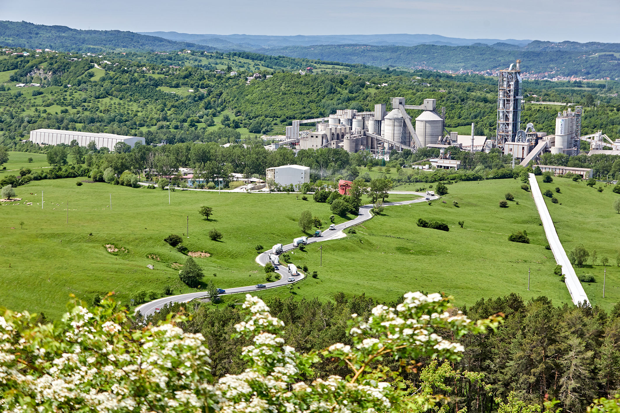 Comisia Europeană aprobă condiționat preluarea Xella de către Holcim, cu cesionarea fabricii din Adjud
