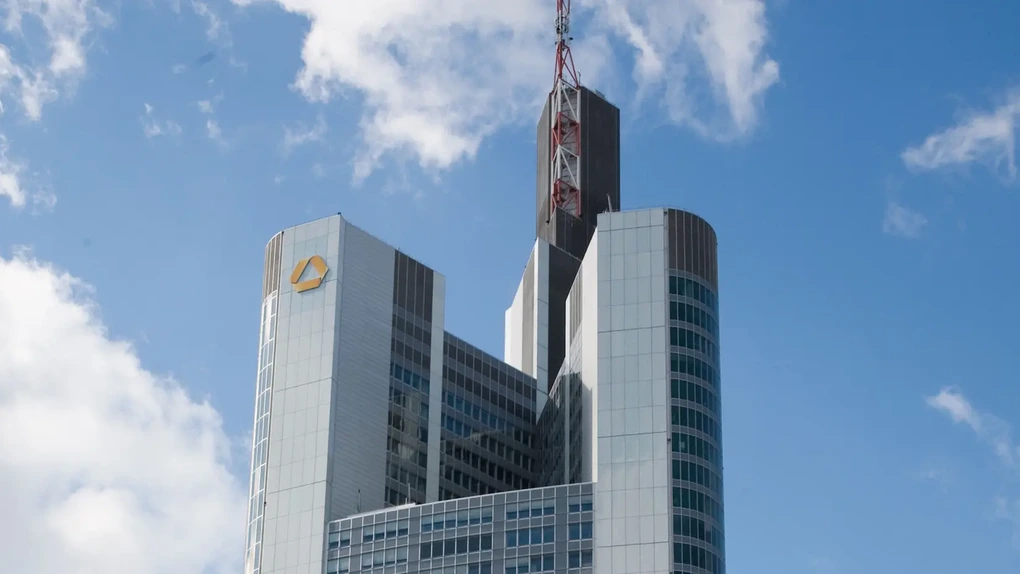 Commerzbank: structura acționarilor neschimbată, contrazice declarațiile UniCredit privind oferta de preluare