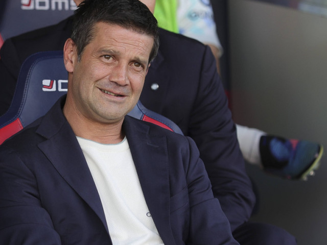 Cristi Chivu, antrenorul lui Inter, pe bancă în timpul unui meci