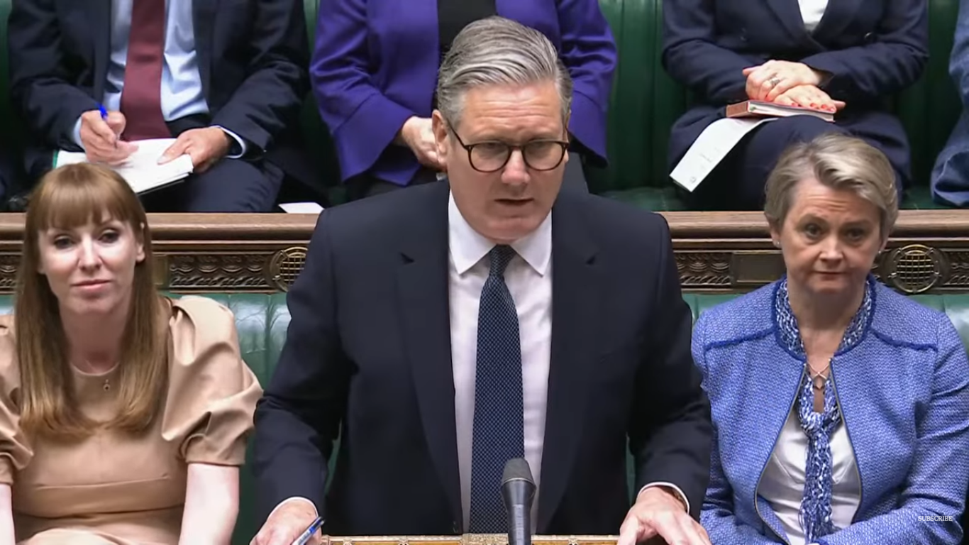 Premierul britanic Keir Starmer și Lordul Peter Mandelson