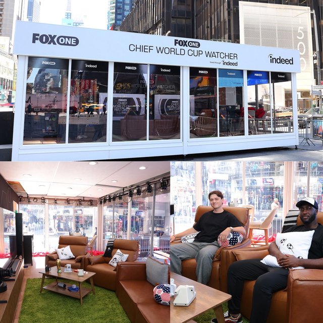 Austin Franklin și Kevin Akoto în studio-ul de sticlă din Times Square, urmărind meciuri ale Cupei Mondiale