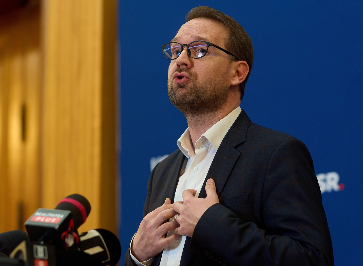Dominic Fritz contestă la CEDO interdicția de a candida până în 2030. Venitul său lunar, sub 17.000 de lei