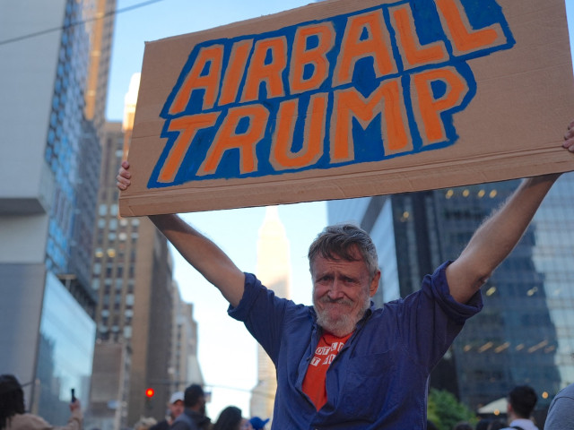 Donald Trump huiduit la finala NBA