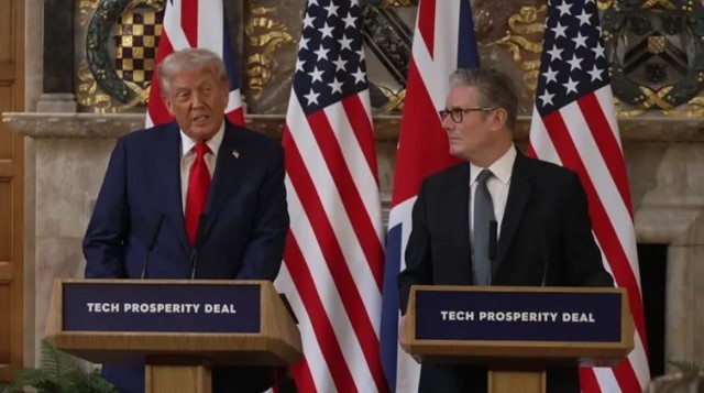 Donald Trump și Keir Starmer la o întâlnire oficială