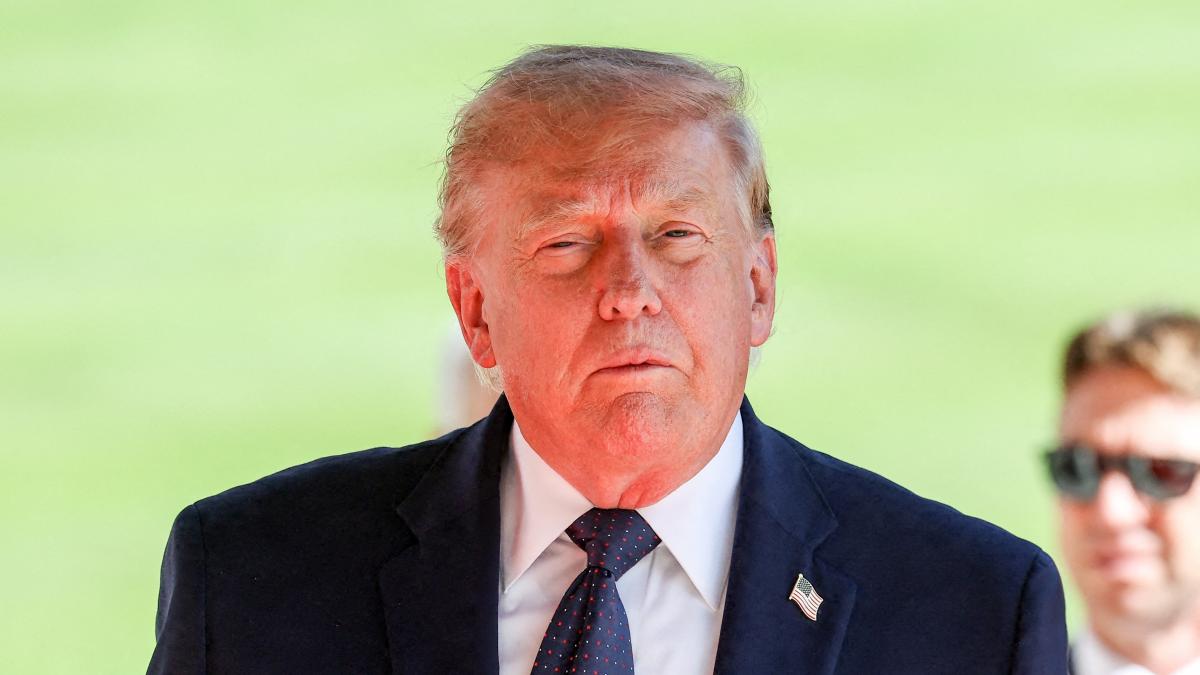 Donald Trump și Emmanuel Macron la reuniunea G7