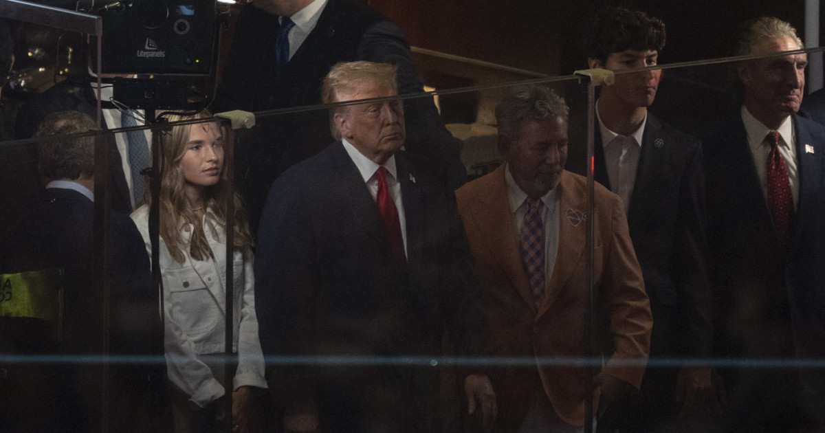 Donald Trump la Madison Square Garden în timpul finalei NBA