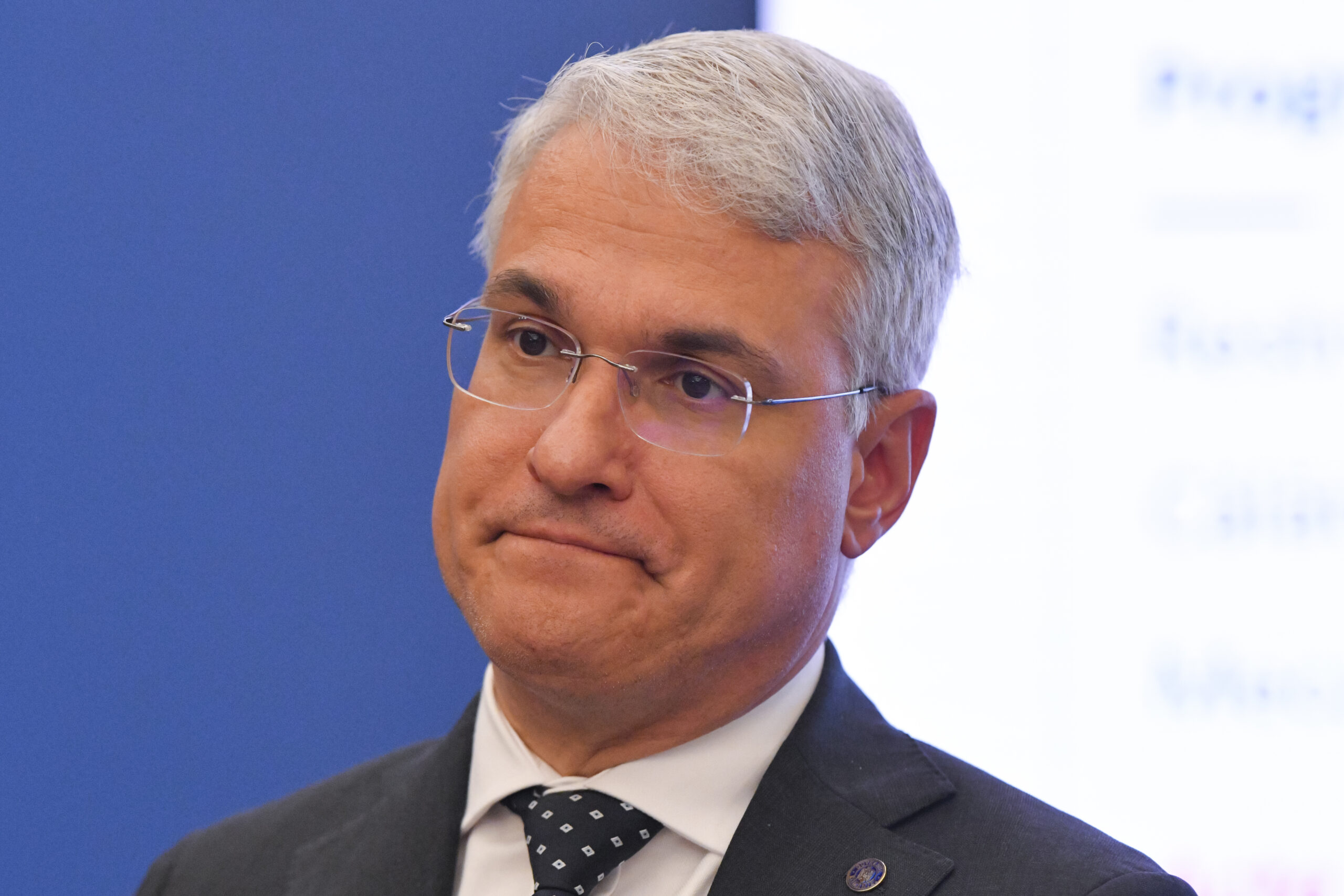 Dragoș Pîslaru la conferința de presă despre Legea salarizării
