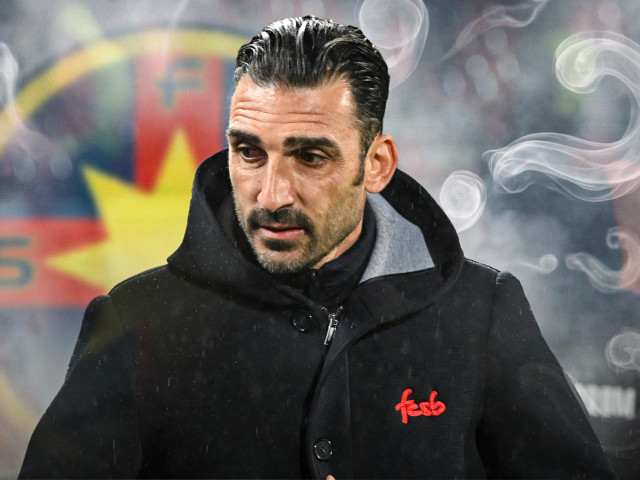 Elias Charalambous în timpul unui meci ca antrenor al FCSB