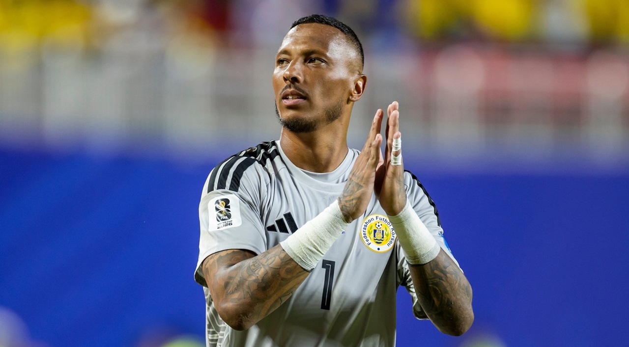 Eloy Room, portarul Curacao, în timpul meciului cu Ecuador la Cupa Mondială 2026
