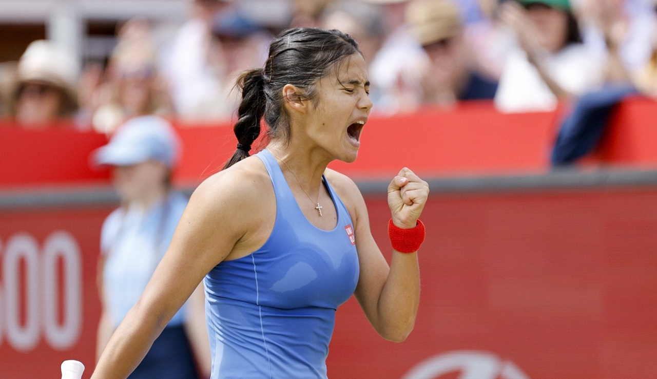 Emma Răducanu a țipat la antrenor după ce a pierdut setul cu 0-6 în finala de la Queen's