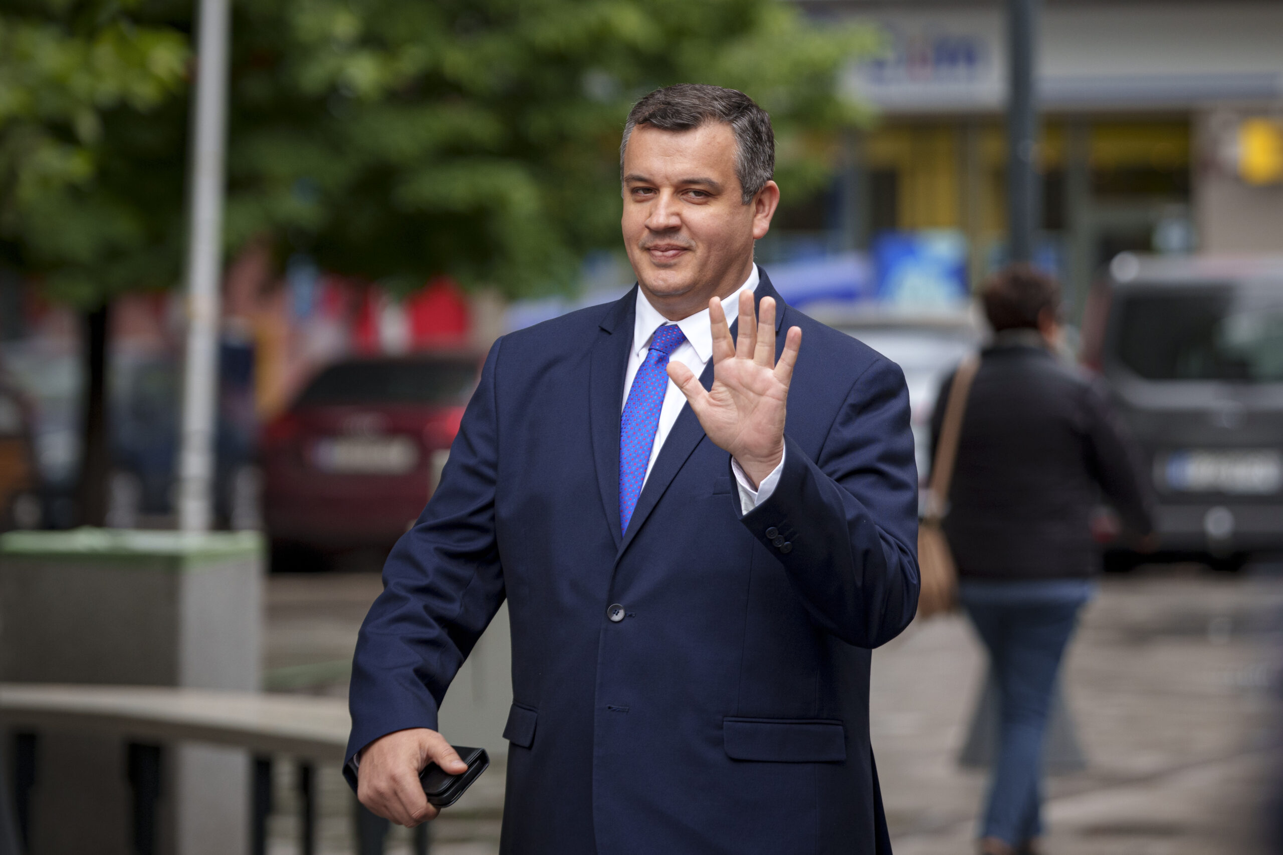 Eugen Tomac la negocieri cu partidele