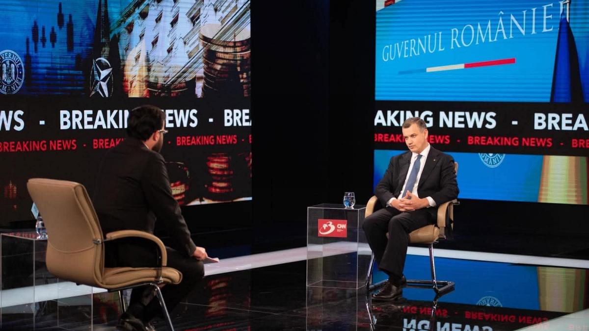 Eugen Tomac în timpul interviului